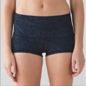 Lululemon short 2”